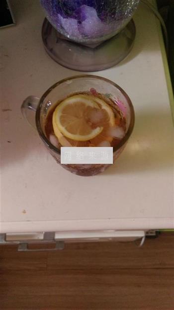 冰冻柠檬片冰红茶的做法图解2