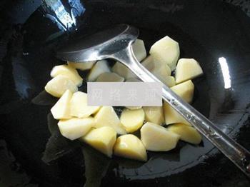 茼蒿煮土豆的做法图解2