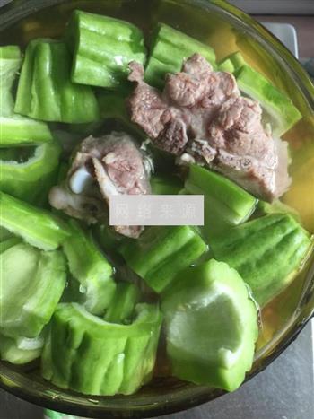 苦瓜黄豆淡菜汤的做法图解4