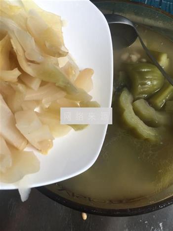 苦瓜黄豆淡菜汤的做法步骤6