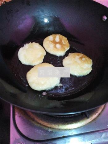 土豆糯米饼的做法步骤5