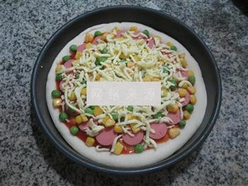 青豆玉米粒火腿披萨的做法步骤6