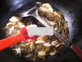 雪菜鞭笋煮土豆的做法步骤8