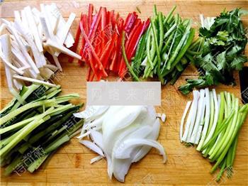 豆腐皮蔬菜卷的做法步骤1