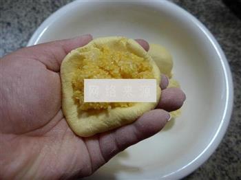 椰蓉馅玉米粉煎饼的做法步骤7