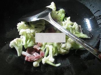 咸肉空心菜梗炒花菜的做法步骤2