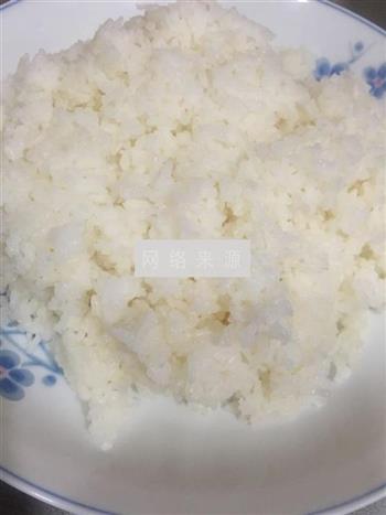 豌豆玉米蛋炒饭的做法步骤1