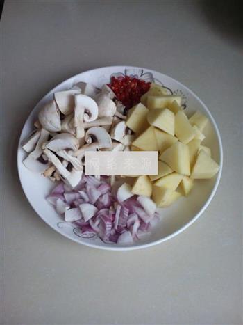 咖喱土豆炖蘑菇的做法图解2