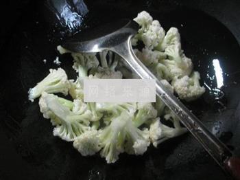 黄花菜炒花菜的做法步骤4