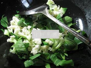 浓汤宝青菜花菜的做法步骤2