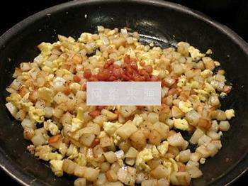 鸡蛋土豆粒的做法步骤6