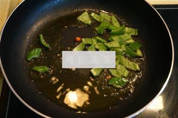 尖椒炒菜花的做法图解5