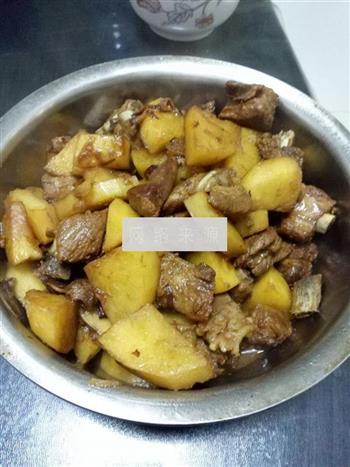 红烧排骨土豆的做法图解10