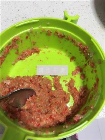青红椒鸡肉冰的做法步骤3