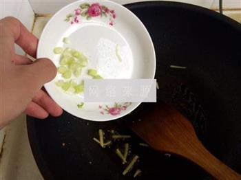 青椒榨菜炒肉丝的做法步骤13