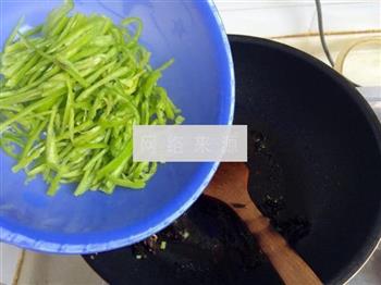 青椒榨菜炒肉丝的做法步骤15
