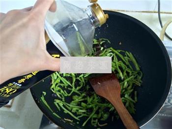 青椒榨菜炒肉丝的做法步骤16