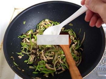 青椒榨菜炒肉丝的做法步骤19