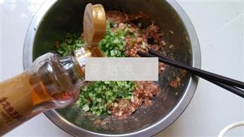 皮糯麦香的烫面蒸饺的做法步骤4
