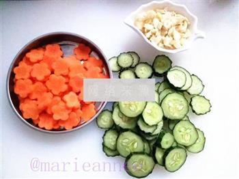 黄瓜胡萝卜炒肉片的做法步骤1