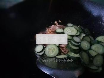 黄瓜胡萝卜炒肉片的做法步骤6