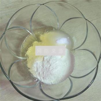 蛋白椰丝球的做法步骤2