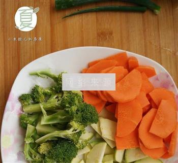 营养杂蔬汤的做法步骤3