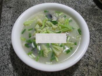 花菜鱼头汤的做法步骤9