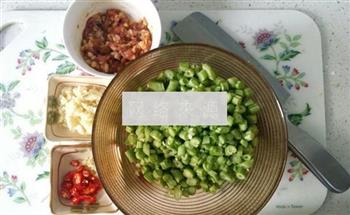 橄榄菜四季豆的做法步骤3