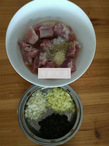 豆豉蒸排骨的做法步骤1