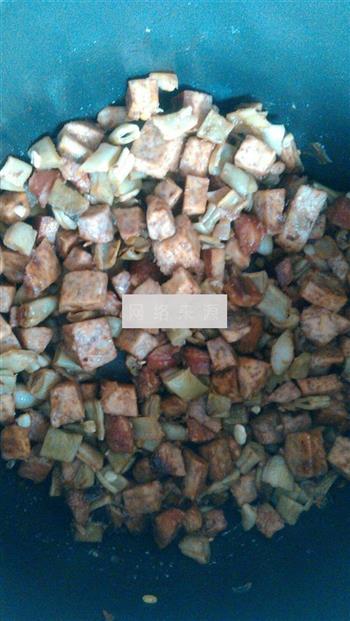 腊肠豆角焖饭的做法步骤5