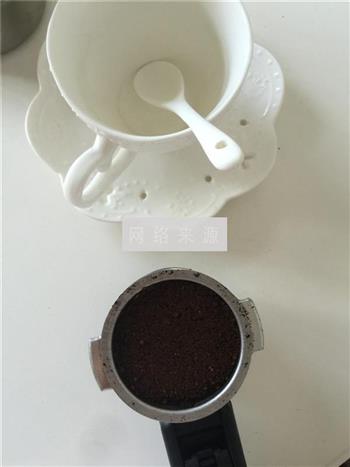卡布基诺拉花咖啡的做法步骤1