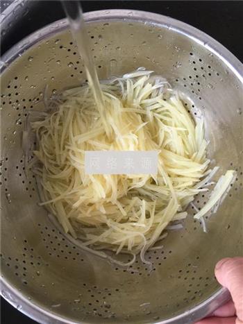 凉拌酸辣土豆丝的做法步骤4