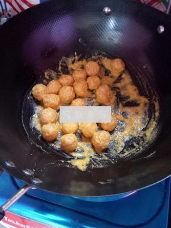 咸蛋黄土豆丸子的做法步骤6