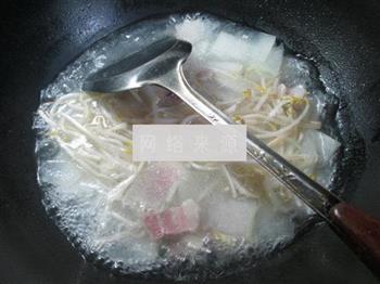 咸肉绿豆芽冬瓜汤的做法步骤4
