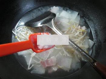 咸肉绿豆芽冬瓜汤的做法步骤5