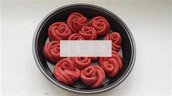 红玫瑰花面包的做法步骤15