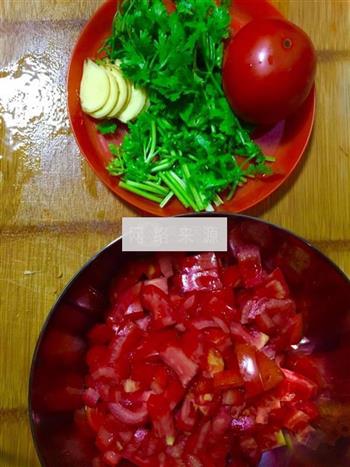 酸汤番茄鱼的做法步骤2