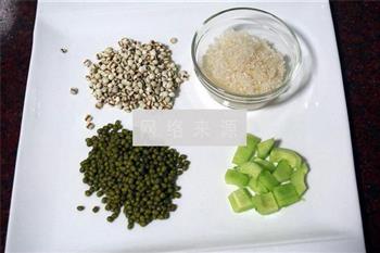 薏米黄瓜绿豆浆的做法图解2