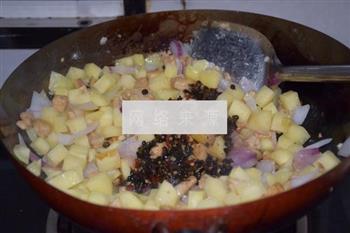 土豆烧鸡丁的做法步骤6