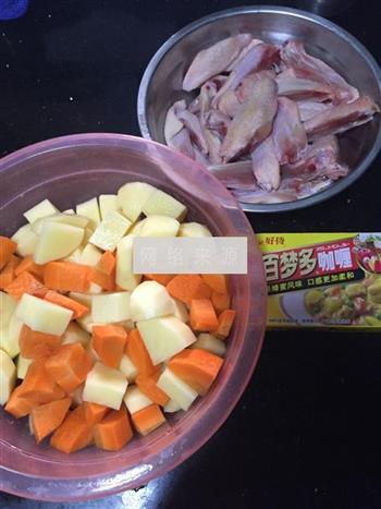 土豆咖喱鸡翼的做法步骤1