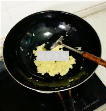 红肠蛋炒河粉的做法步骤2