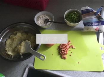 鸡蛋土豆饼的做法步骤2
