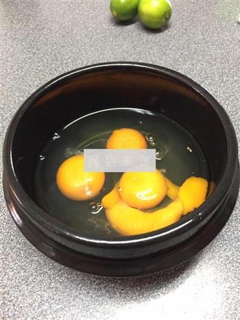石锅蒸蛋羹的做法步骤1
