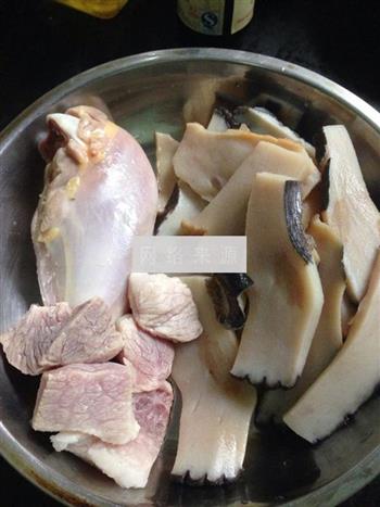 海螺椰片煲鸡汤的做法步骤3