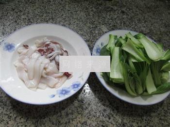 鱿鱼炒青菜的做法步骤1