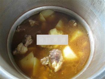 土豆牛排骨汤的做法步骤11