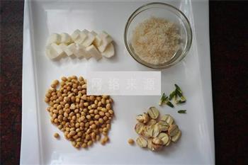 山药莲子豆浆的做法步骤2