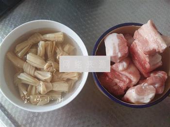 五花肉烧豆腐结的做法步骤1