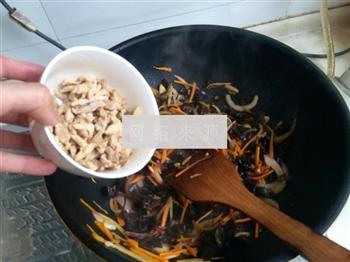 青椒木耳炒肉丝的做法步骤18